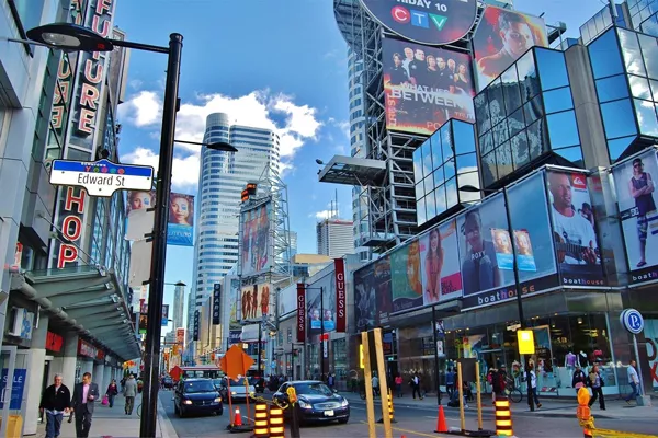جزئیات کتاب Discover Canada